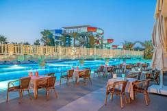 ROYAL HOLIDAY PALACE Pools & Beach